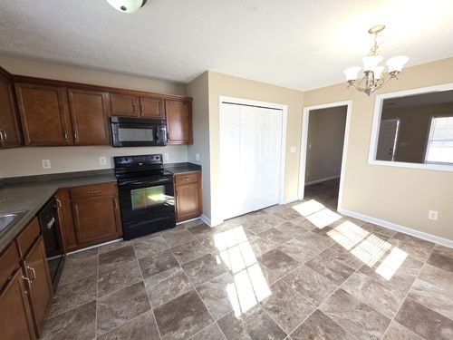 2777 Russet Ridge Dr, Clarksville, TN, 37040-5179 | Card Image