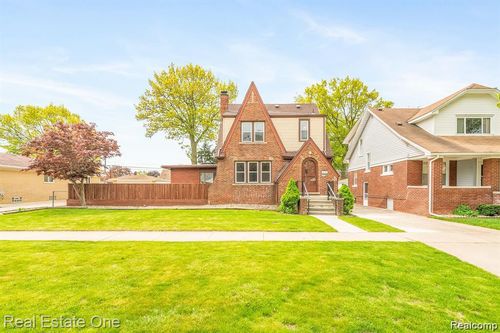 679 Emmons Blvd, Lincoln Park, MI, 48146-4618 | Card Image