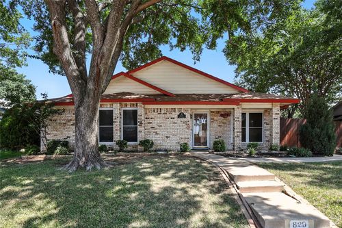 829 Blue Oak Dr, Lewisville, TX, 75067-6228 | Card Image