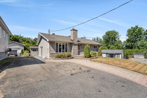 660 Henrie Cir, Rockland, ON, K4K1C6 | Card Image