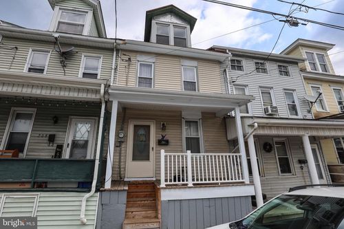 206 W Main St, TREMONT, PA, 17981-1712 | Card Image