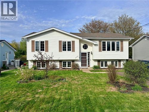 132 Tipperary St, Shediac, NB, E4P2V9 | Card Image