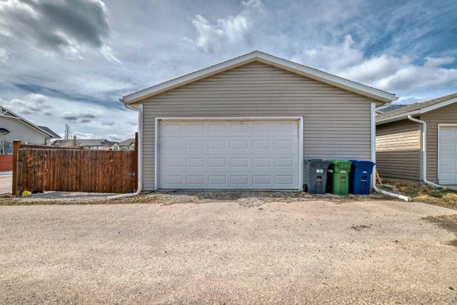 2442 Kingsland Road Se, Home with 4 bedrooms, 3 bathrooms and 2 parking in Airdrie AB | Image 43