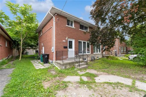 203b Erb St E, Waterloo, ON, N2J1M7 | Card Image