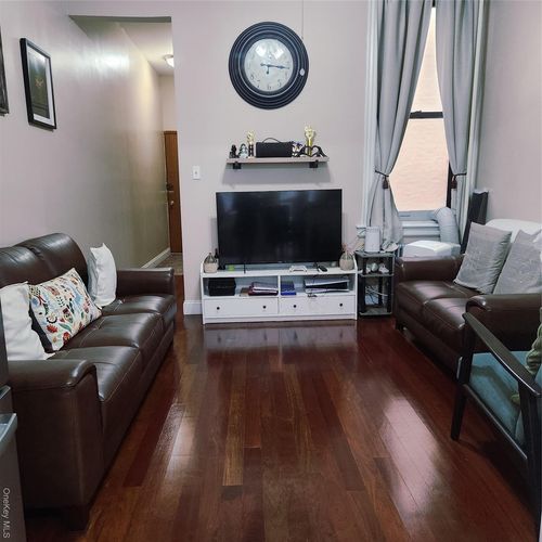 655 Woodward Ave, Ridgewood, NY, 11385-2213 | Card Image