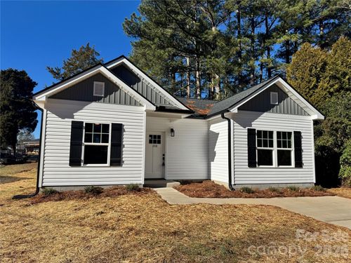 208 Pine St, Rockwell, NC, 28138-8715 | Card Image