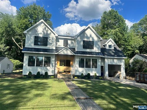 43 Hazelhurst Ave, Glen Rock, NJ, 07452-2813 | Card Image