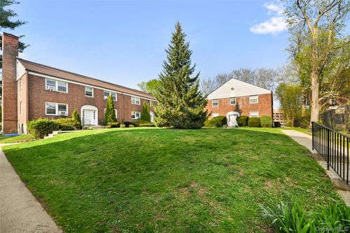 l1-79 N Broadway, White Plains, NY, 10603 | Card Image