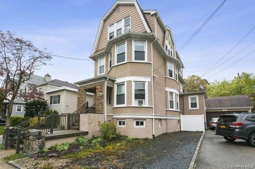 48 Parkway Rd, Bronxville, NY, 10708-3617 | Card Image