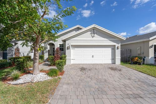 585 Ne 6th Pl, Florida City, FL, 33034 | Card Image