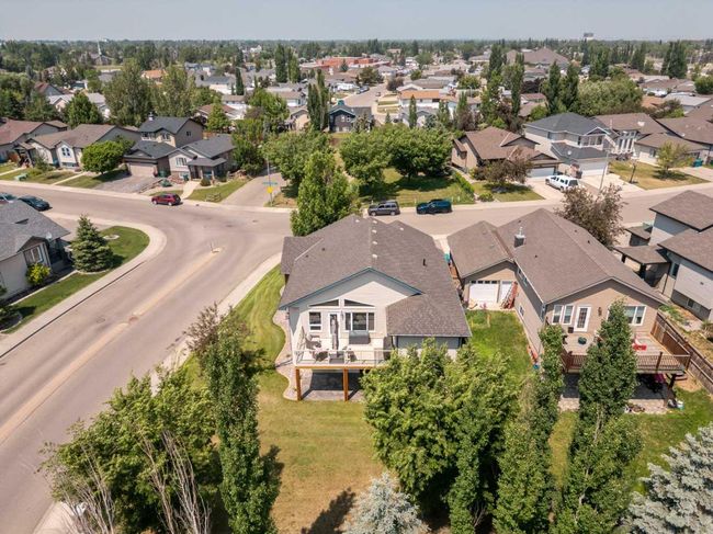 208 Mt Sunburst Place W, House other with 4 bedrooms, 3 bathrooms and 4 parking in Lethbridge AB | Image 47