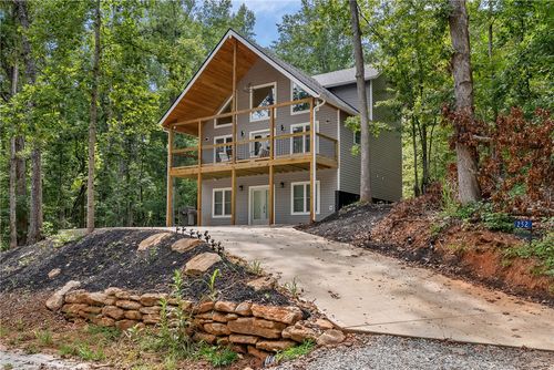 252 Dogwood Dr, Westminster, SC, 29693-6108 | Card Image