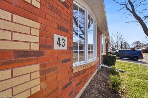 43-570 West St, Brantford, ON, N3R7Y7 | Card Image
