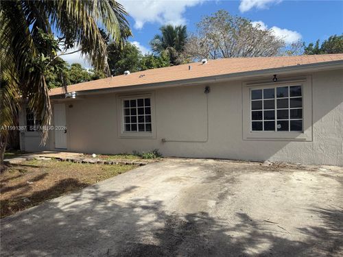 1330 Nw 7th Ct, Florida City, FL, 33034-1807 | Card Image