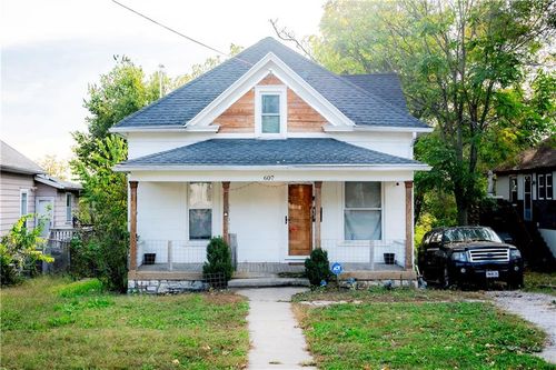 607 Old Orchard St, Excelsior Springs, MO, 64024-2607 | Card Image