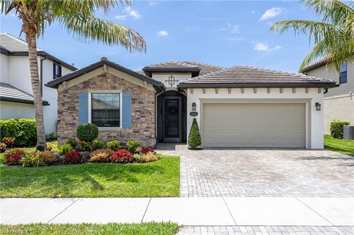 9231 Shadow Oak Ln, NAPLES, FL, 34120-5271 | Card Image