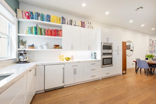 207 New York Ave, Union City, NJ, 07087-4010 | Card Image