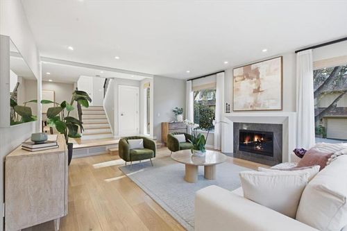 652 Sand Hill Cir, Menlo Park, CA, 94025-7109 | Card Image