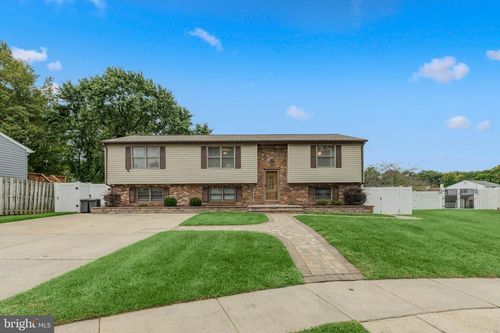 11 Horse Chestnut Ct, ESSEX, MD, 21221-3278 | Card Image