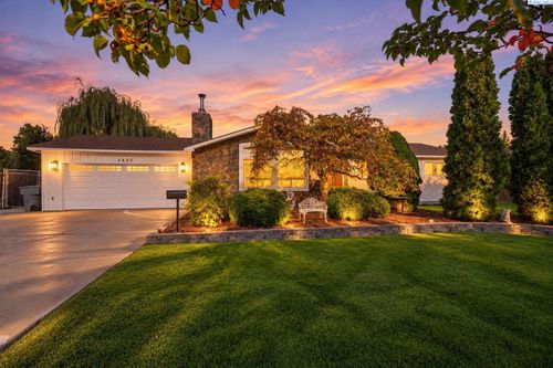 1827 Mcmurray Ave, Richland, WA, 99354 | Card Image