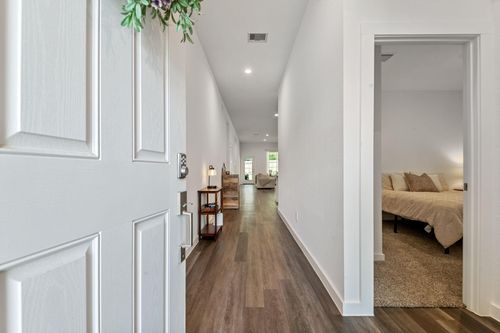 560 Newcomb Hollow Dr, Conroe, TX, 77304-2982 | Card Image