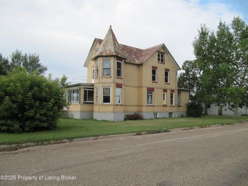 289 1st Ave Ne, Beach, ND, 58621 | Card Image