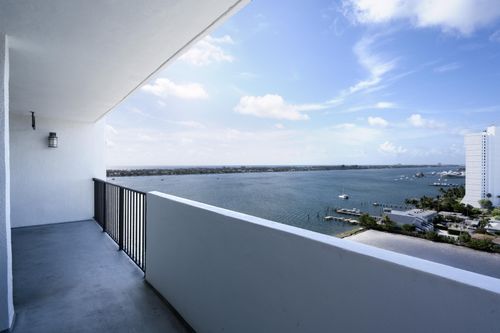 1605-5600 N Flagler Dr, West Palm Beach, FL, 33407-2648 | Card Image