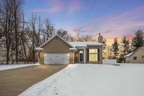 2131 E 9th Pl, Hobart, IN, 46342 | Card Image