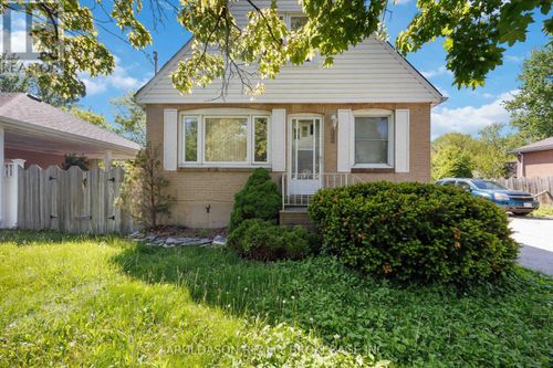 457 Montcalm Avenue, Sarnia, ON, N7S2P8 | Card Image