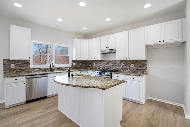 10950 Glenhurst Pass, House other with 5 bedrooms, 5 bathrooms and null parking in Johns Creek GA | Image 9