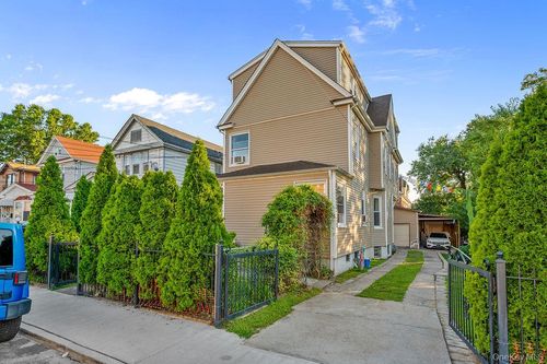 27 Humphrey St, East Elmhurst, NY, 11369-1971 | Card Image