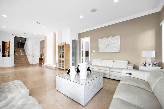 3521 Forest View Cir, House other with 5 bedrooms, 5 bathrooms and null parking in Fort Lauderdale FL | Image 16