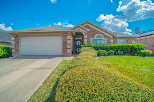 1634 Powder Horn Ln, Arlington, TX, 76018-3066 | Card Image