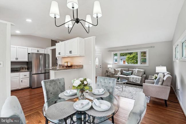 10831 Woodland Dr, House other with 3 bedrooms, 2 bathrooms and null parking in FAIRFAX VA | Image 6