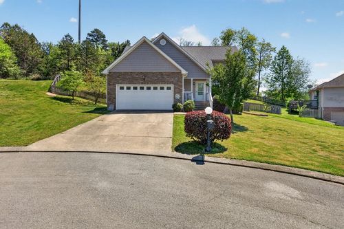 9680 Slippery Elm Ln, Soddy-Daisy, TN, 37379-3477 | Card Image
