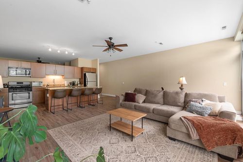 102-1902 N Commerce Street, Milwaukee, WI, 53212 | Card Image