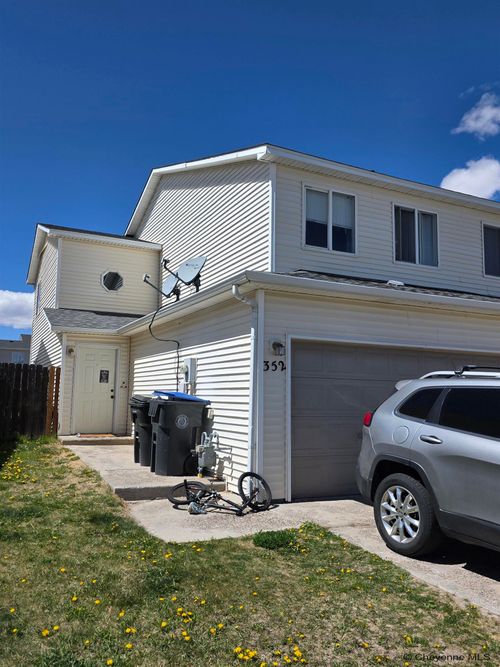 352 Snyder Ave, Cheyenne, WY, 82007-2270 | Card Image