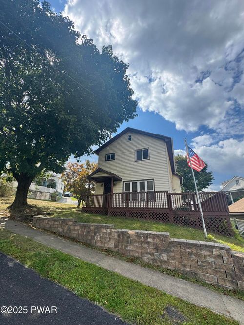 93 Wayne St, Carbondale, PA, 18407-2567 | Card Image