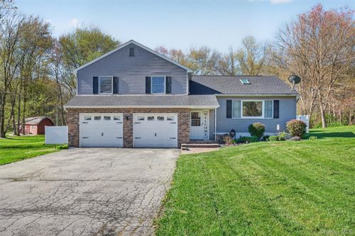 8 Schuele Dr, Wappingers Falls, NY, 12590-2121 | Card Image