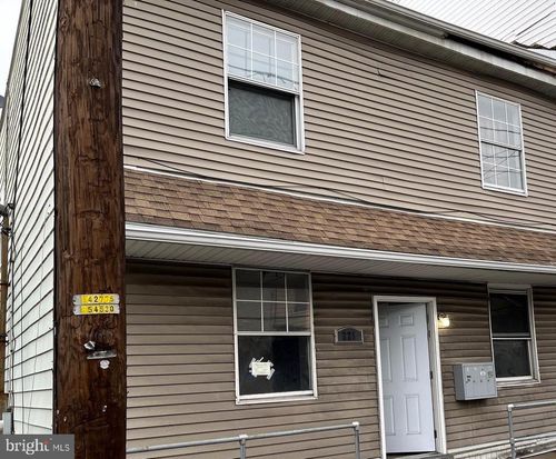 225 W Centre St, SHENANDOAH, PA, 17976-1688 | Card Image