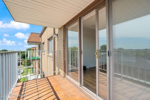 apt-516-2-3030 Breckenridge Ln, Louisville, KY, 40220-2175 | Card Image