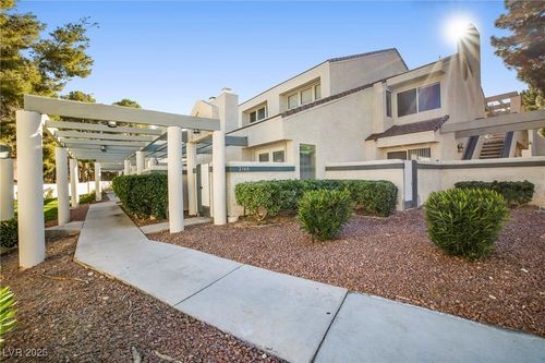 2748 Lodestone Dr, Las Vegas, NV, 89117-2459 | Card Image