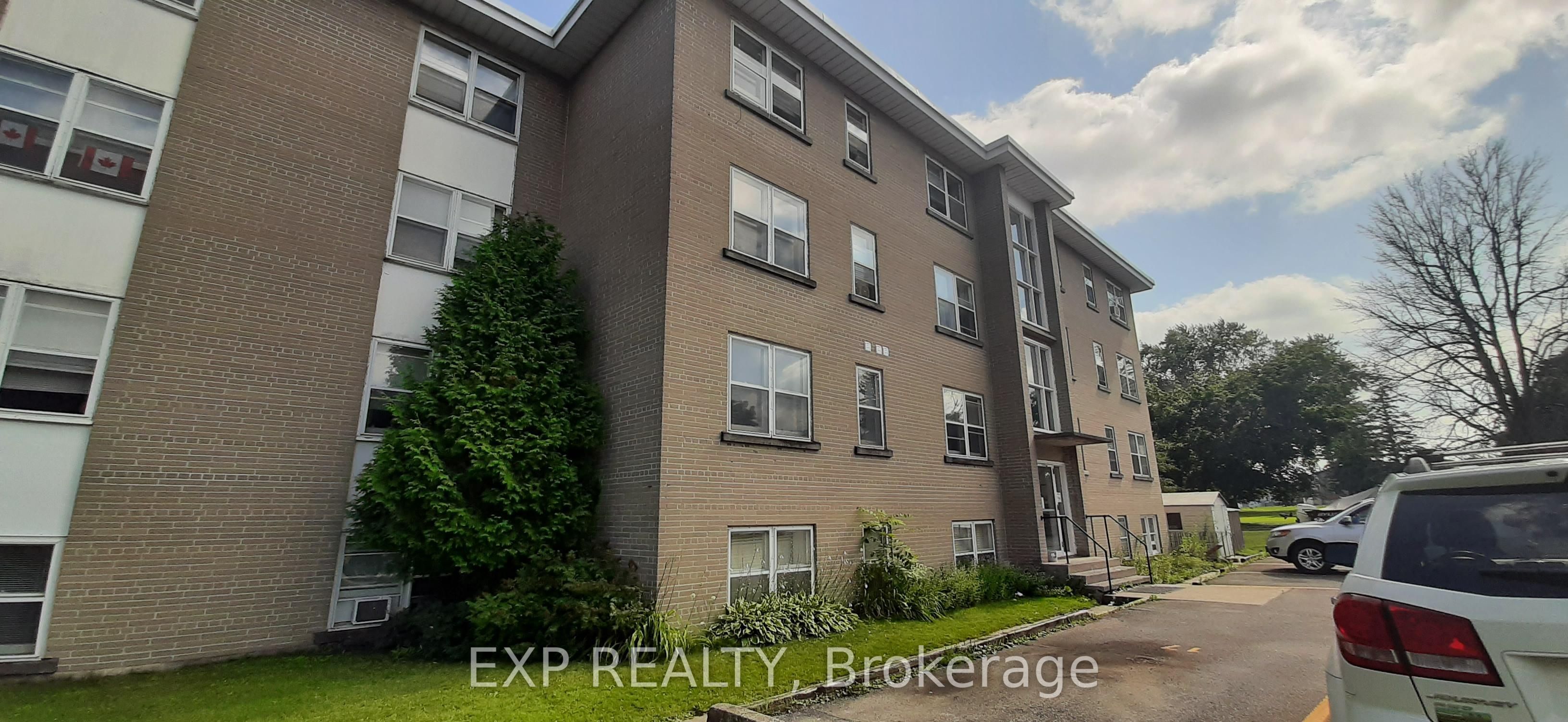 Commercial Sale in Brockville 4