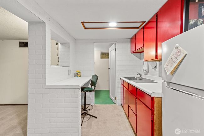 Lower kitchen | Image 34