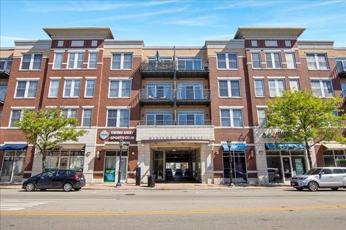 211-7243 Madison St, Forest Park, IL, 60130-3727 | Card Image