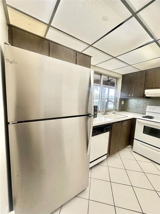 APT-108 - 9330 Lime Bay Blvd, Condo with 2 bedrooms, 2 bathrooms and null parking in Tamarac FL | Image 6