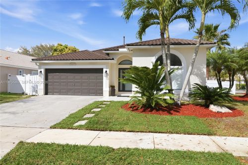 14205 Nw 21st St, Pembroke Pines, FL, 33028-2825 | Card Image