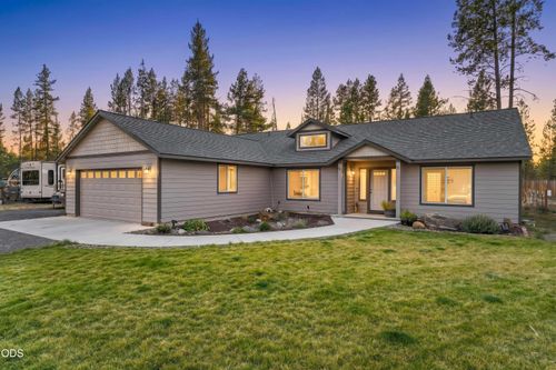 53088 Loop Dr, La Pine, OR, 97739-9729 | Card Image