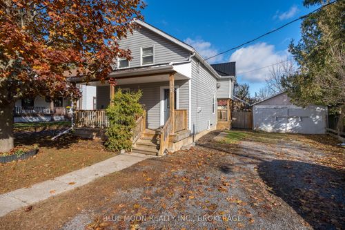 {{alt}} | Card Image