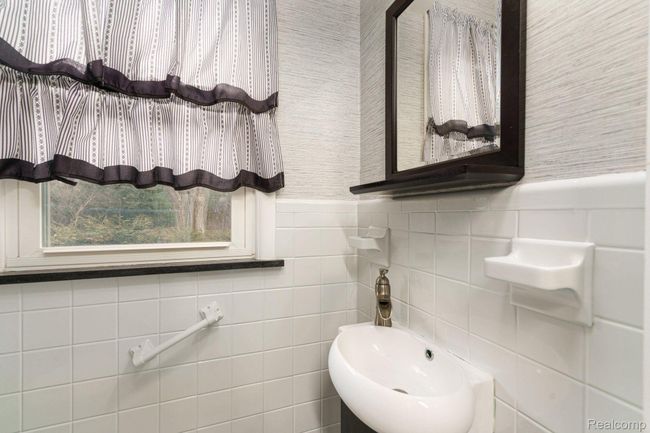 half bath | Image 35
